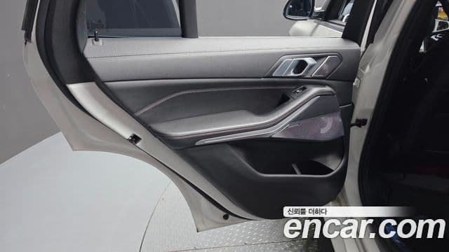 BMW X5 2021 — Şəkil 14/34