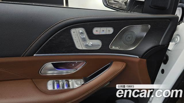 Mercedes-Benz GLE-Class 2025 — ფოტო 19/20