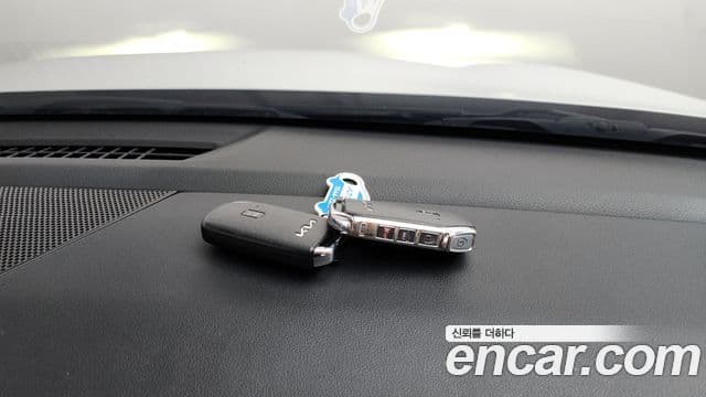 Kia K5 2022 — Şəkil 16/20