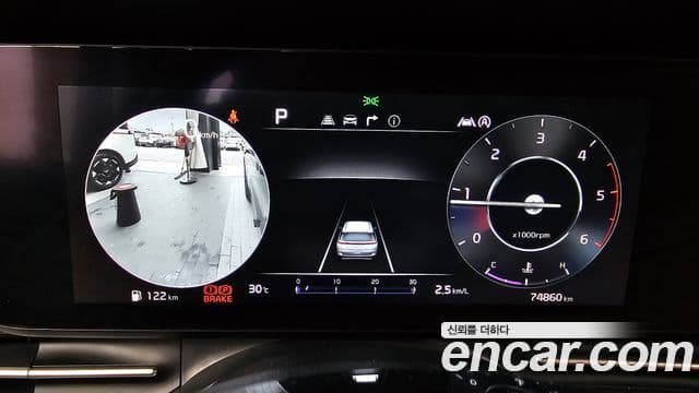 Kia Carnival 2022 — ფოტო 6/20
