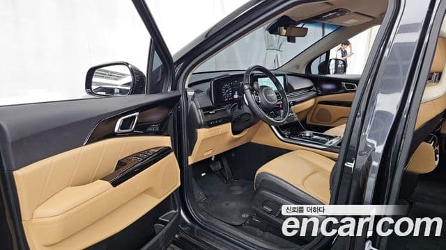 Kia Carnival 2022 — ფოტო 8/20