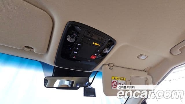 Kia Carnival 2022 — ფოტო 17/20
