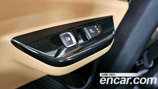 Kia Carnival 2022 — ფოტო 18/20