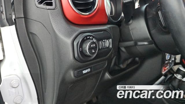 Jeep Gladiator 2022 — ფოტო 18/20