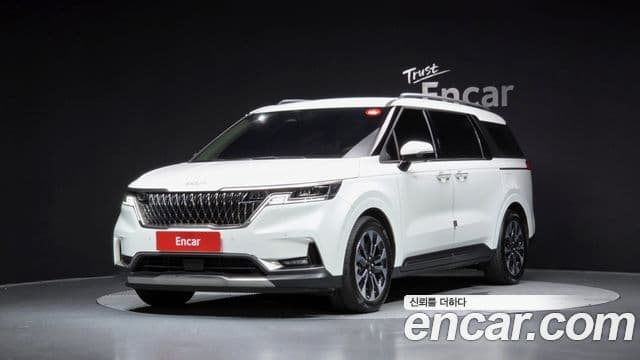 Kia Carnival 2023 — Фото 1/20