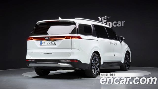 Kia Carnival 2023 — Фото 2/20
