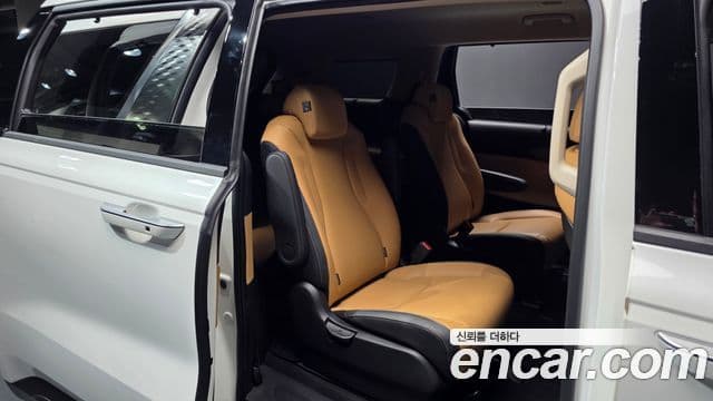 Kia Carnival 2023 — Фото 12/20