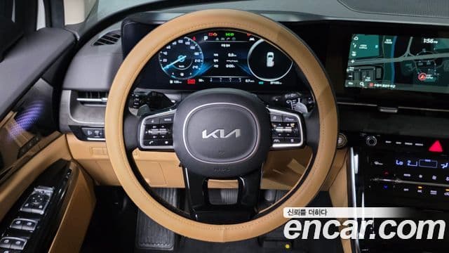 Kia Carnival 2023 — Фото 13/20