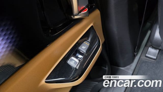 Kia Carnival 2023 — Фото 19/20
