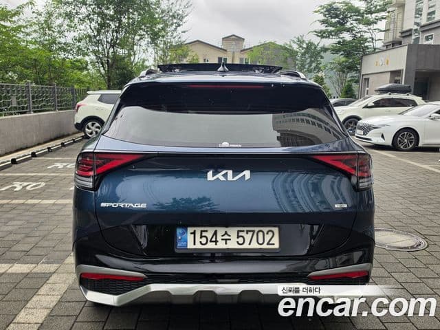 Kia Sportage 2022 — ფოტო 2/19