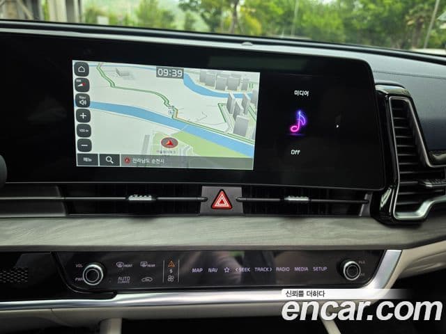 Kia Sportage 2022 — ფოტო 10/19