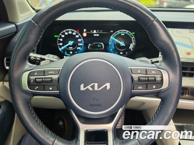 Kia Sportage 2022 — ფოტო 8/19