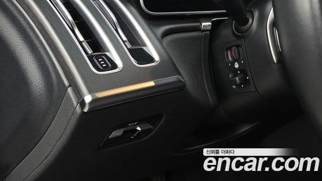 Mercedes-Benz S-Class 2025 — Photo 32/34