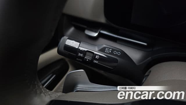 Kia Carnival 2021 — Şəkil 17/20