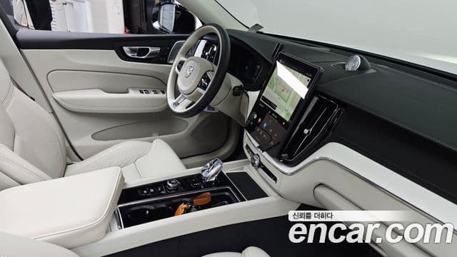 Volvo XC60 2025 — ფოტო 20/20