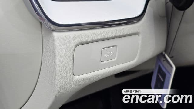Volvo XC60 2025 — ფოტო 38/38