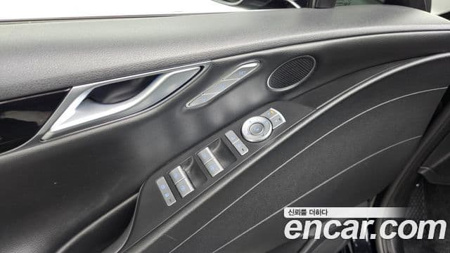 Genesis G80 2022 — Photo 16/31