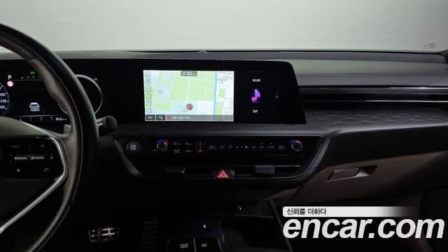 Kia K8 2022 — Şəkil 13/20