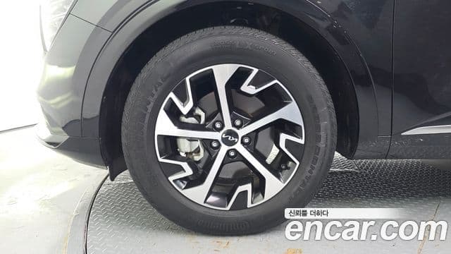 Kia Sportage 2023 — Şəkil 8/20
