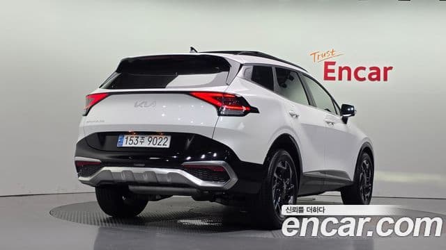 Kia Sportage 2023 — Фото 2/20