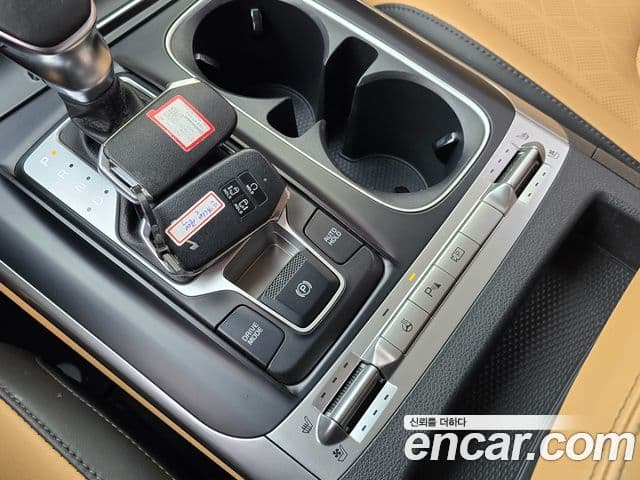 Kia Carnival 2022 — Şəkil 14/19