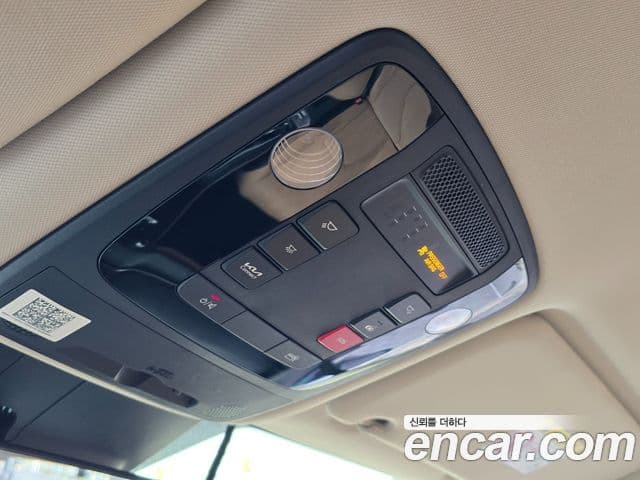 Kia Carnival 2022 — Şəkil 15/19