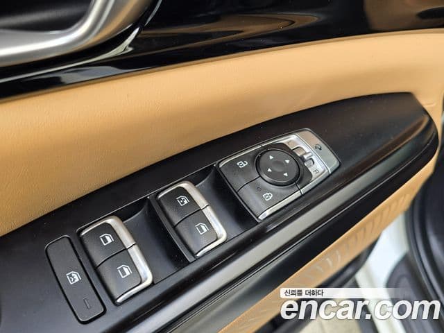 Kia Carnival 2022 — Şəkil 16/19