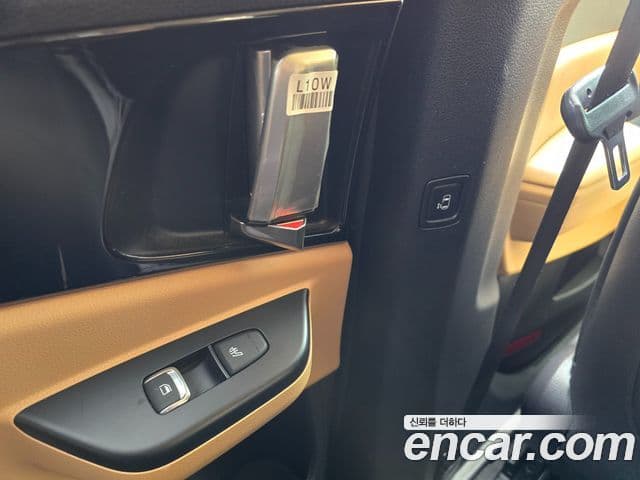 Kia Carnival 2022 — Şəkil 18/19