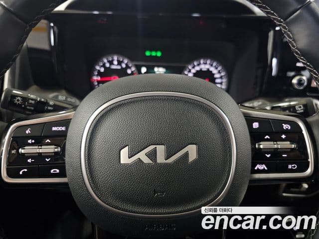 Kia Sorento 2023 — Şəkil 16/18