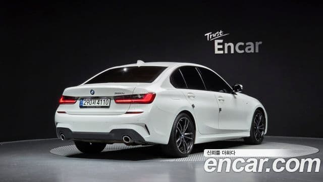 BMW 3 Series 2022 — ფოტო 2/20