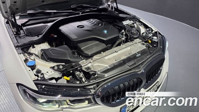 BMW 3 Series 2022 — ფოტო 6/20