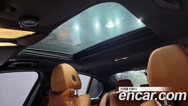 BMW 3 Series 2022 — ფოტო 18/20