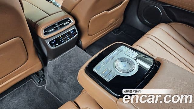 Genesis Electrified G80 2022 — Şəkil 18/20