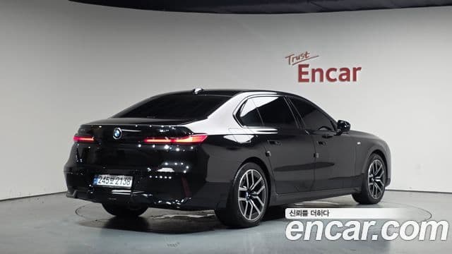 BMW 7 Series 2025 — ფოტო 2/20
