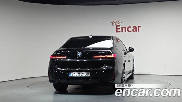 BMW 7 Series 2025 — ფოტო 4/20