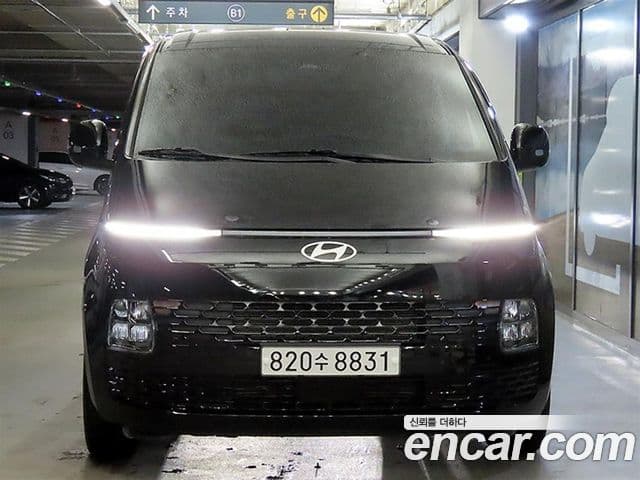 Hyundai Staria 2025 — Фото 1/18