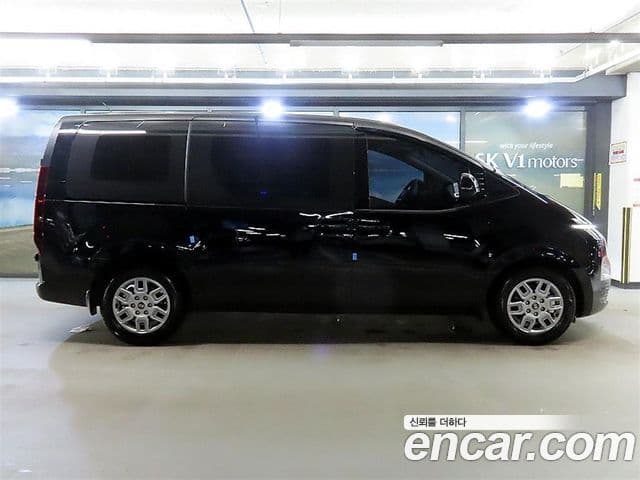 Hyundai Staria 2025 — Фото 3/18