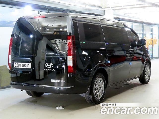 Hyundai Staria 2025 — Фото 5/18