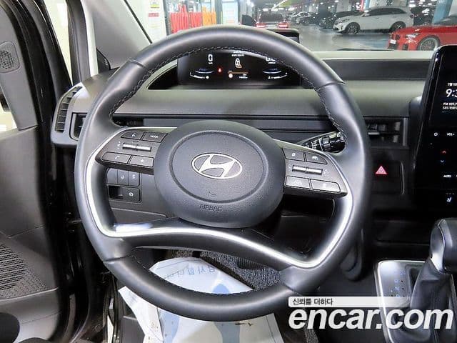 Hyundai Staria 2025 — Фото 6/18