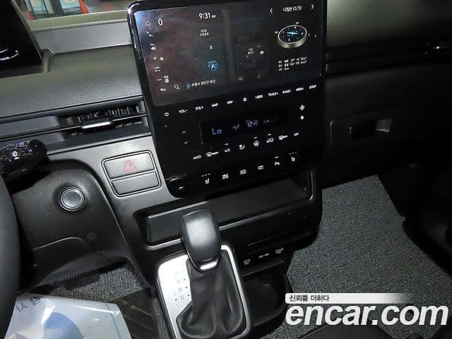 Hyundai Staria 2025 — Фото 8/18