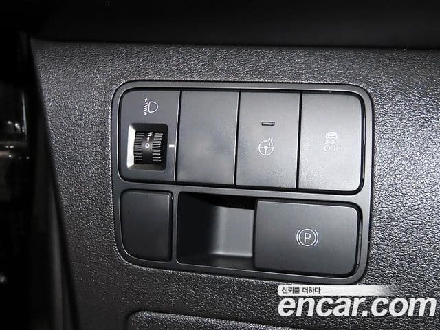 Hyundai Staria 2025 — Фото 11/18