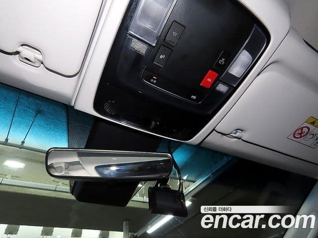 Hyundai Staria 2025 — Фото 13/18