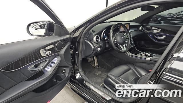 Mercedes-Benz C-Class 2019 — Şəkil 10/20