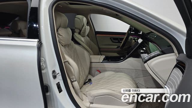 Mercedes-Benz S-Class 2022 — Photo 24/35