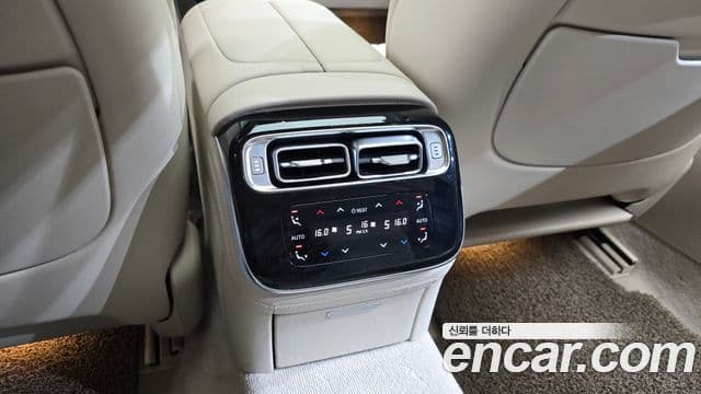 Mercedes-Benz S-Class 2022 — Photo 25/35