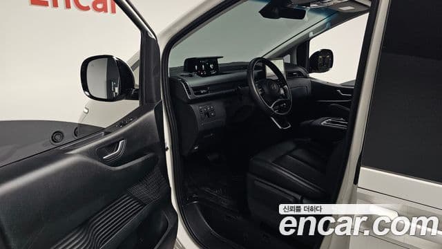 Hyundai Staria 2025 — Фото 10/20