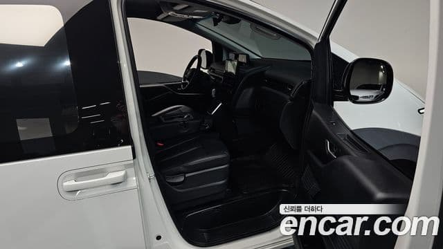 Hyundai Staria 2025 — Фото 11/20