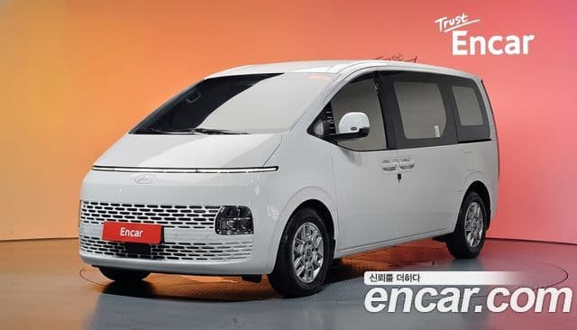 Hyundai Staria 2025 — Фото 1/20