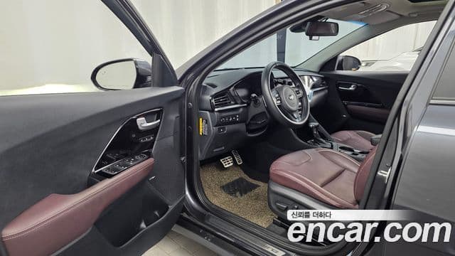 Kia Niro 2019 — ფოტო 10/20