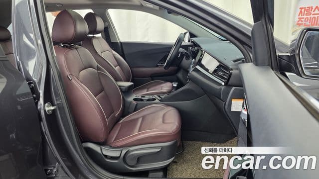 Kia Niro 2019 — ფოტო 11/20